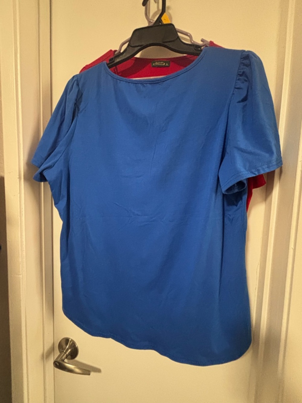 (2 shirts) Women’s Blue and Red Short Sleeve Pleated Front Top - Picture 2 of 7